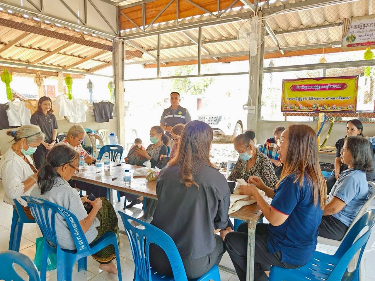 พิธีเปิดโครงการยกระดับเศรษฐกิจฐานรากบนหลักปรัชญาของเศรษฐกิจพอเพียง โดยใช้เเนวคิด BCG เศรษฐกิจสร้างสรรค์ และ Soft power