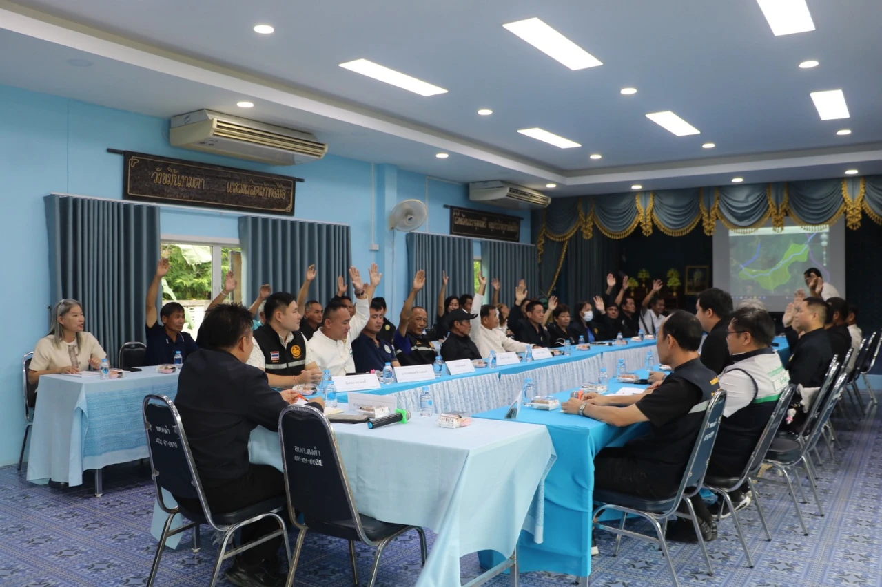 ประชุมสรุปผลแนวทางให้ความช่วยเหลือโครงการก่อสร้างฝายกักเก็บน้ำและส่งน้ำสู่พื้นที่เกษตรของราษฎรในพื้นที่บ้านป่าคา หมู่ที่ 1
